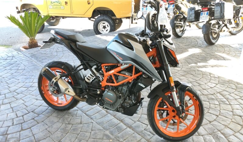 KTM DUKE 390